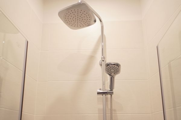partenope-bagno-3C2B29702-FD47-BEA2-3A59-D80F16C38E6E.jpg